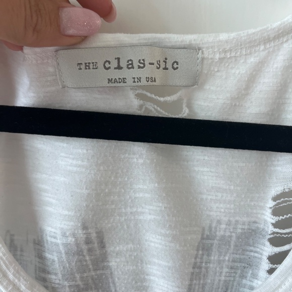 The Clas-sic Distressed "Hi / Bye" Graphic Oversized Tee - Made in USA - Picture 4 of 9